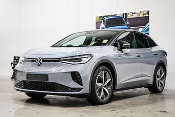 https://vehicle-cdn.autoleague.cloud/17009_7512132_4.jpg