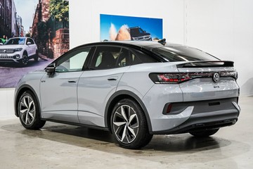 https://vehicle-cdn.autoleague.cloud/17009_7512132_5.jpg