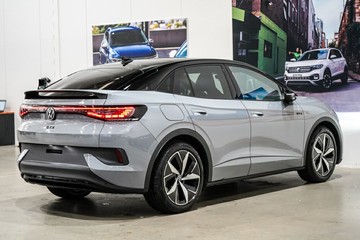 https://vehicle-cdn.autoleague.cloud/17009_7512132_7.jpg
