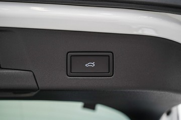 https://vehicle-cdn.autoleague.cloud/17009_7515323_12.jpg
