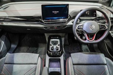 https://vehicle-cdn.autoleague.cloud/17009_7515323_16.jpg
