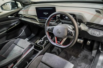 https://vehicle-cdn.autoleague.cloud/17009_7515323_17.jpg