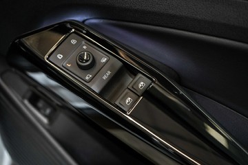 https://vehicle-cdn.autoleague.cloud/17009_7515323_20.jpg