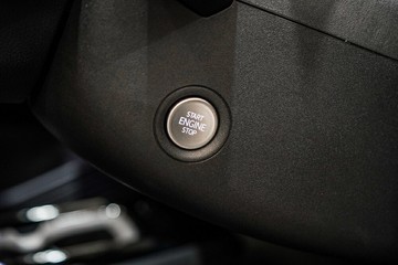 https://vehicle-cdn.autoleague.cloud/17009_7515323_30.jpg