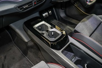 https://vehicle-cdn.autoleague.cloud/17009_7515323_31.jpg