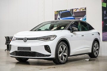 https://vehicle-cdn.autoleague.cloud/17009_7515323_4.jpg