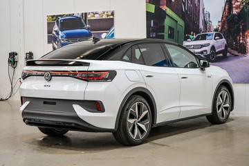 https://vehicle-cdn.autoleague.cloud/17009_7515323_7.jpg