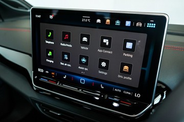 https://vehicle-cdn.autoleague.cloud/17009_7515461_23.jpg