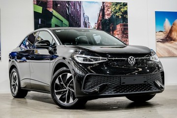 https://vehicle-cdn.autoleague.cloud/17009_7516107_1.jpg
