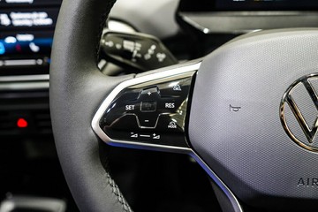 https://vehicle-cdn.autoleague.cloud/17009_7516107_16.jpg