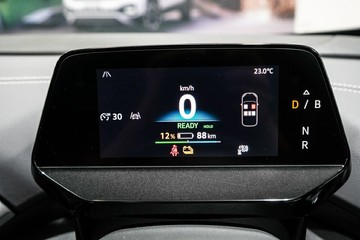 https://vehicle-cdn.autoleague.cloud/17009_7516107_18.jpg