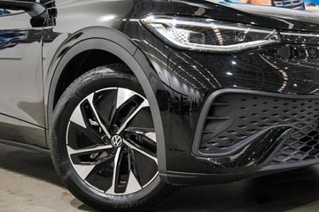 https://vehicle-cdn.autoleague.cloud/17009_7516107_2.jpg