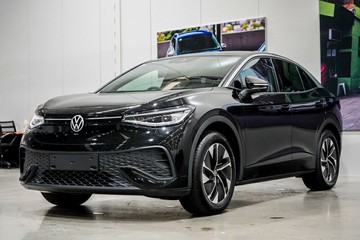 https://vehicle-cdn.autoleague.cloud/17009_7516107_4.jpg