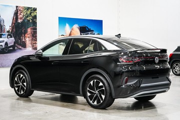https://vehicle-cdn.autoleague.cloud/17009_7516107_5.jpg