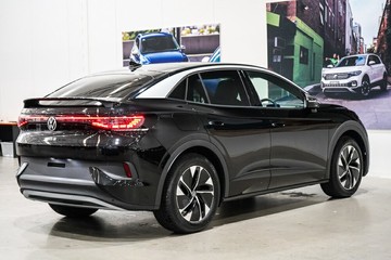 https://vehicle-cdn.autoleague.cloud/17009_7516107_7.jpg
