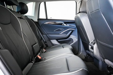 https://vehicle-cdn.autoleague.cloud/17009_7523691_10.jpg