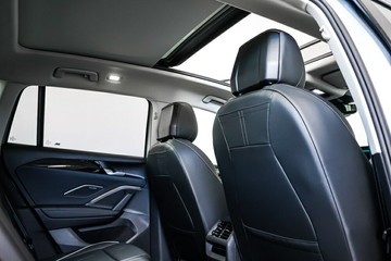 https://vehicle-cdn.autoleague.cloud/17009_7523691_11.jpg