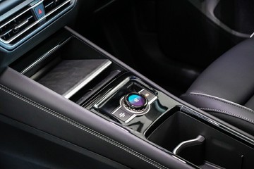 https://vehicle-cdn.autoleague.cloud/17009_7523691_24.jpg