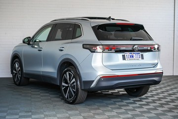 https://vehicle-cdn.autoleague.cloud/17009_7523691_5.jpg