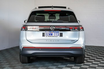 https://vehicle-cdn.autoleague.cloud/17009_7523691_6.jpg