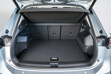 https://vehicle-cdn.autoleague.cloud/17009_7523691_8.jpg