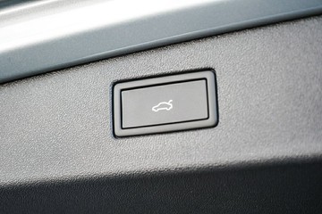https://vehicle-cdn.autoleague.cloud/17009_7523691_9.jpg
