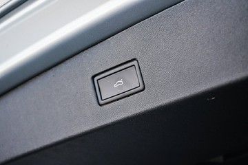 https://vehicle-cdn.autoleague.cloud/17009_77002868_11.jpg
