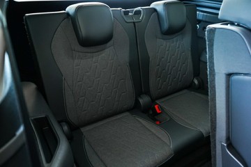 https://vehicle-cdn.autoleague.cloud/17009_77002868_13.jpg
