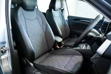 https://vehicle-cdn.autoleague.cloud/17009_77002868_15.jpg