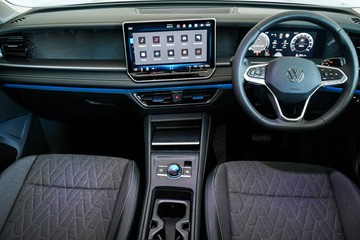 https://vehicle-cdn.autoleague.cloud/17009_77002868_16.jpg