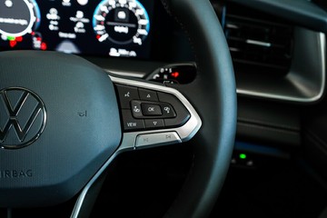 https://vehicle-cdn.autoleague.cloud/17009_77002868_22.jpg