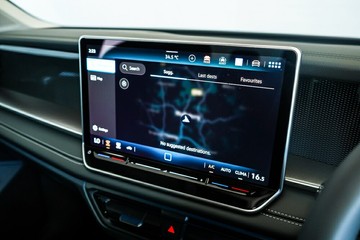 https://vehicle-cdn.autoleague.cloud/17009_77002868_23.jpg