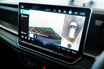 https://vehicle-cdn.autoleague.cloud/17009_77002868_24.jpg