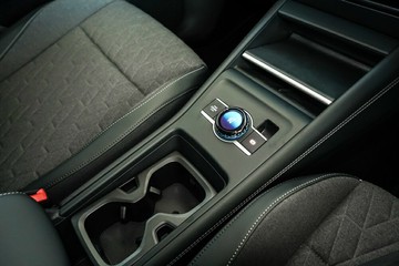 https://vehicle-cdn.autoleague.cloud/17009_77002868_25.jpg