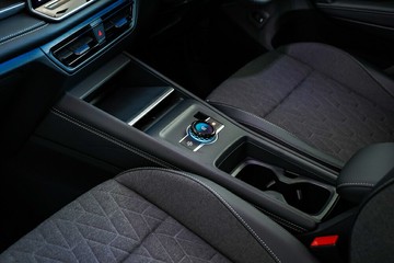 https://vehicle-cdn.autoleague.cloud/17009_77002868_31.jpg