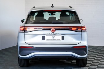 https://vehicle-cdn.autoleague.cloud/17009_77002868_6.jpg