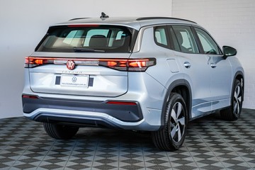 https://vehicle-cdn.autoleague.cloud/17009_77002868_7.jpg