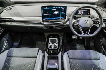 https://vehicle-cdn.autoleague.cloud/17009_77004335_17.jpg