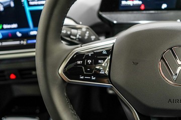 https://vehicle-cdn.autoleague.cloud/17009_77004335_19.jpg