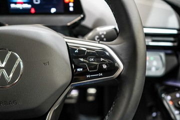 https://vehicle-cdn.autoleague.cloud/17009_77004335_20.jpg