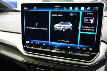 https://vehicle-cdn.autoleague.cloud/17009_77004335_22.jpg