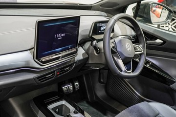 https://vehicle-cdn.autoleague.cloud/17009_77004335_29.jpg