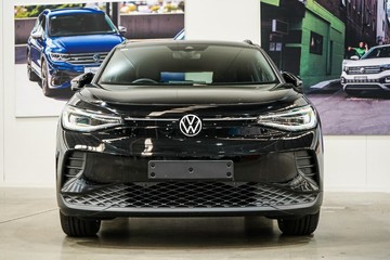 https://vehicle-cdn.autoleague.cloud/17009_77004335_3.jpg