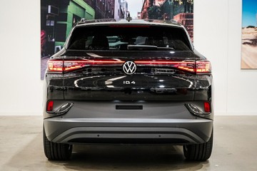 https://vehicle-cdn.autoleague.cloud/17009_77004335_6.jpg