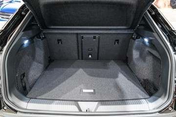 https://vehicle-cdn.autoleague.cloud/17009_77004335_8.jpg