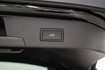 https://vehicle-cdn.autoleague.cloud/17009_77004335_9.jpg