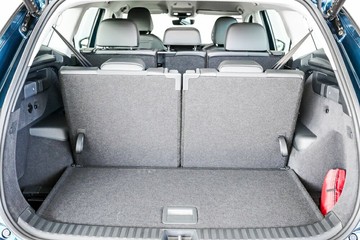 https://vehicle-cdn.autoleague.cloud/17009_77014894_10.jpg