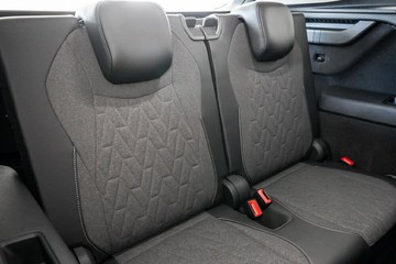 https://vehicle-cdn.autoleague.cloud/17009_77014894_12.jpg