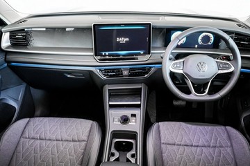 https://vehicle-cdn.autoleague.cloud/17009_77014894_15.jpg