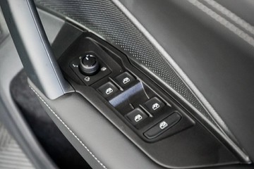 https://vehicle-cdn.autoleague.cloud/17009_77014894_18.jpg
